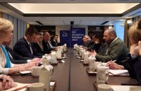 Умєров закликав світові оборонні компанії інвестувати у виробництво зброї в Україні