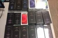 Житель Киева пытался ввезти в Украину партию iPhone12 более чем на миллион гривен