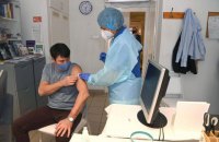 Президент Угорщини зробив щеплення китайською COVID-вакциною Sinopharm