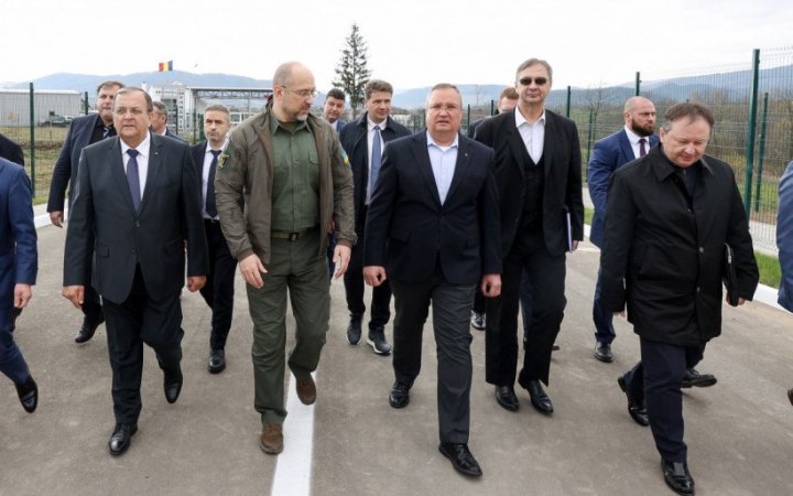 Шмигаль із прем'єром Румунії домовилися про розвиток транспортної інфраструктури на кордоні