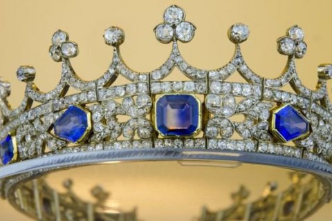 Британия запретила вывозить из страны свадебную корону королевы Виктории