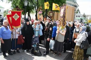 Киевская милиция задерживает участников шествия против гей-парада
