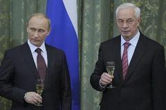 Азаров не видел у Путина синяка