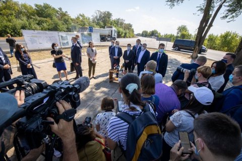 Зеленский: к габаритно-весовому контролю на украинских дорогах привлекут СБУ и Нацполицию