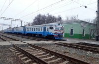 Укрзализныця отменила ряд пригородных поездов по всей стране, пассажирские курсируют по графику