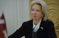 Нова міністерка оборони Латвії прибула з першим візитом до України