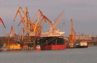 Порт "Южный" продолжает наращивать грузооборот
