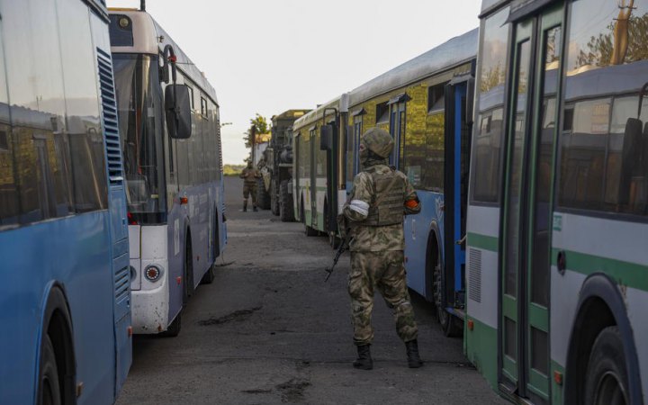 Міжнародний комітет Червоного Хреста заявив, що реєструє військових, яких вивозять з Азовсталі