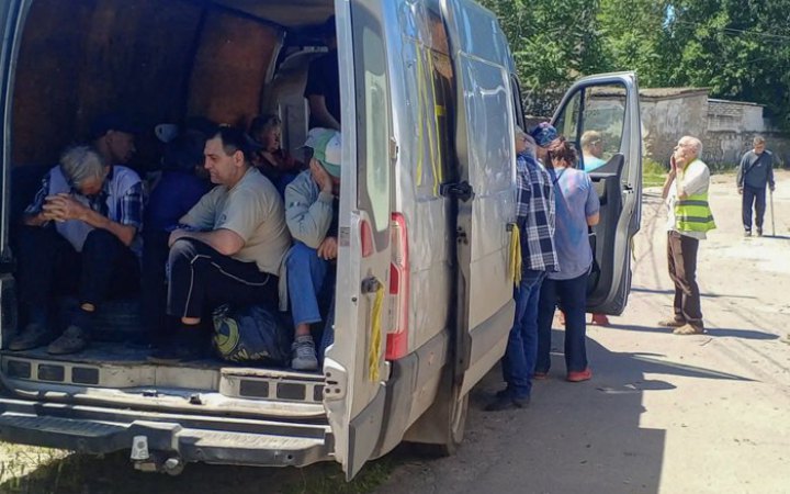 «Ми, звісно, виживемо… або ні». Що відбувається в окупованих Олешках 