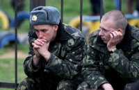 В военном учебном центре срочникам запрещают менять нижнее белье