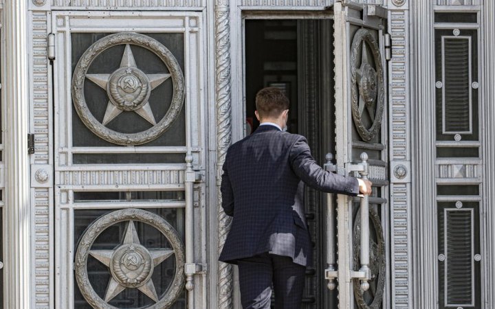 У Молдові консульство РФ припиняє прийом після скандалу із шпигунськими антенами на посольстві