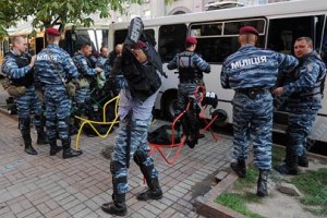 "Беркут" готовится штурмовать митингующих у СИЗО