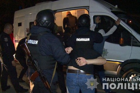 В Виннице полиция штурмовала завод, который пытались захватить рейдеры