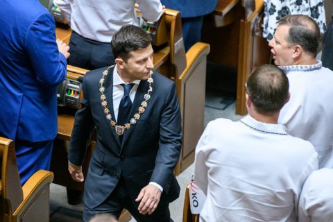 Консультации Зеленского с лидерами фракций о роспуске Рады состоятся 21 мая