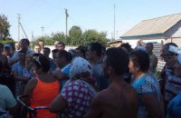 В Харьковцах ветеринары хотят сжечь инфицированную свинину  в центре села