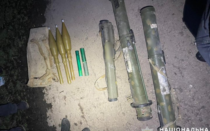 На Херсонщині затримали підозрюваних у торгівлі зброєю