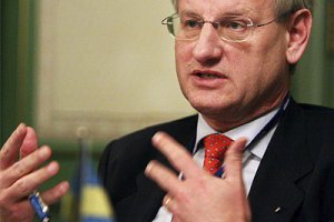 Бильдт обеспокоен торговой войной России против Украины