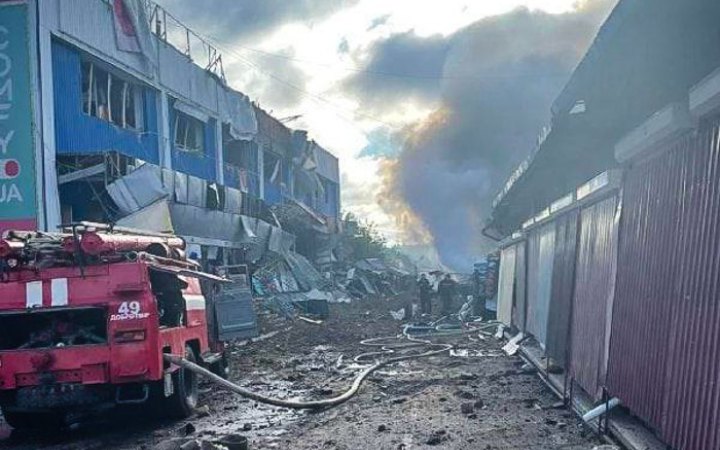 ​Російські війська обстріляли Центральний ринок Бахмута 