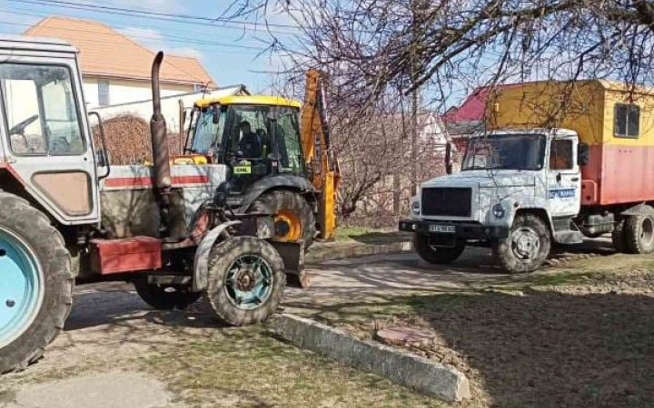 Під час ворожого обстрілу Херсона тяжко поранені двоє комунальників