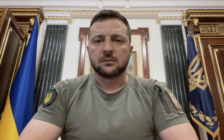 Цими днями, якщо ви за кордоном, будьте там із прапором України й поширюйте правду про злочини окупантів, – Зеленський