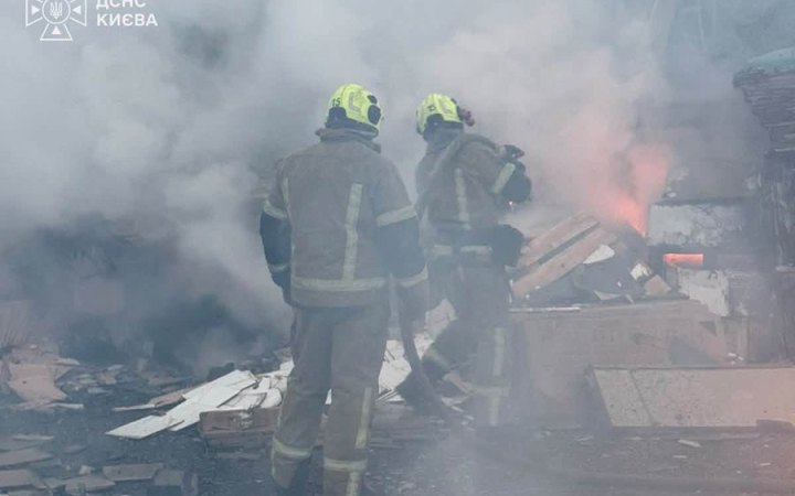 Росіяни вночі та вранці атакували різні райони Києва. Є поранені