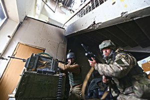 Полторак назвал недоразумением ротацию в Донецком аэропорту с досмотром ДНР