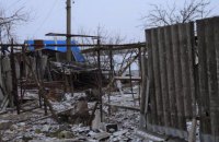 Штаб АТО показал последствия ночного обстрела поселка Луганское