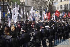 Милиция напомнила демонстрантам об уголовной ответственности