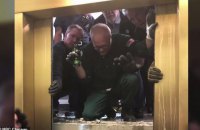Шесть человек выжили при падении лифта с 95 этажа в небоскребе в Чикаго