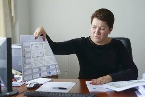 Украинцы перестали одалживать валюту государству