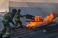 Російська армія обстріляла два підприємства у Херсоні, спалахнули пожежі