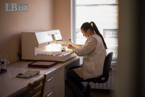 В Украине обнаружили еще 6 038 случаев ковида, 374 человека умерли