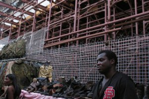 Попов пояснил послу Нигерии причины сноса секонд-хенда на Шулявке
