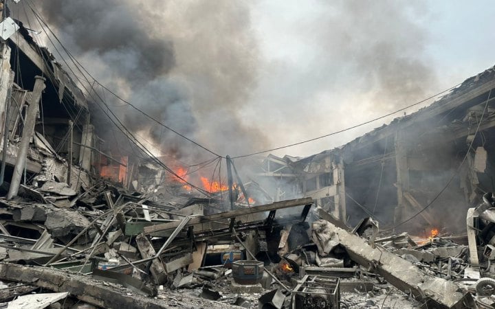 Вранці ворог наніс масований удар по Запоріжжю, загинули сім людей, ще 13 постраждали
