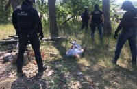 Викрили міжрегіональну злочинну групу, яка налагодила збут фальшивих грошей і наркотиків