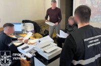​Судитимуть чотирьох осіб у справі про розкрадання 5 млн грн на закупівлі супутникових телефонів для ЗСУ