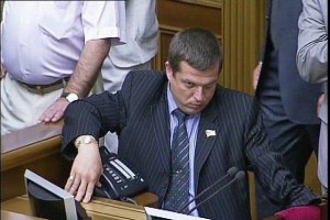 "Регионал" пригрозил "выбросить протестующих чернобыльцев вместе с вещами"