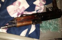 В Закарпатской области пьяный преступник ранил полицейского из автомата при задержании