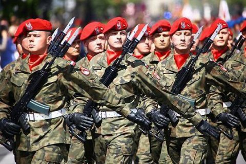 Польскую армию вооружат сотней дронов с электрооптическими системами