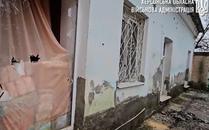 Окупанти обстріляли гімназію в Херсоні