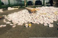 Украинец пытался провезти в Венгрию 57 тыс. пачек сигарет