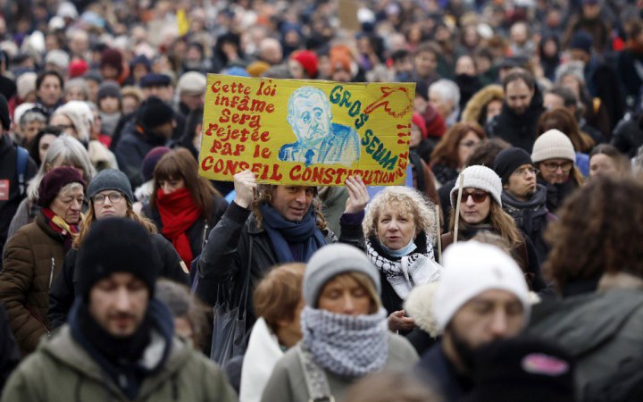 Франція протестувала проти “ультраправого закону Маркона про міграцію”