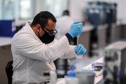 Опубликованы результаты клинических испытаний "оксфордской" вакцины от COVID-19