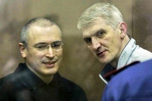 Суд сократил срок заключения Платону Лебедеву