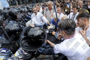 "Беркут" "травил" митингующих "средством от тараканов", - МВД