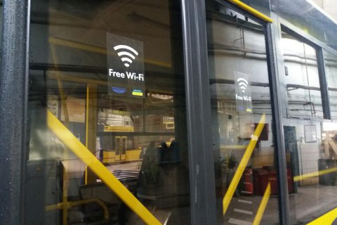 В киевских троллейбусах появился бесплатный Wi-Fi