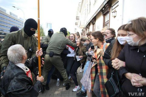 Трое убитых, 500 случаев пыток, 1800 заявлений о насилии, - белорусские правозащитники подготовили доклад для ОБСЕ