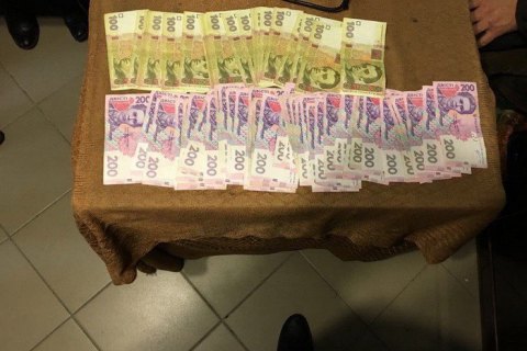 В Запорожье троих руководителей ритуальной службы задержали за вымогательство