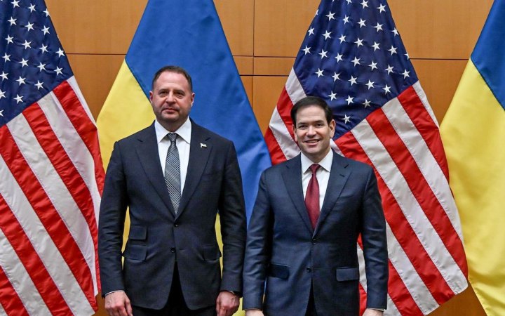 Українська делегація повертається з Женеви з переговорів зі США