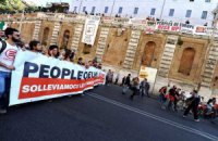 В Риме студенты требуют от властей не экономить на науке